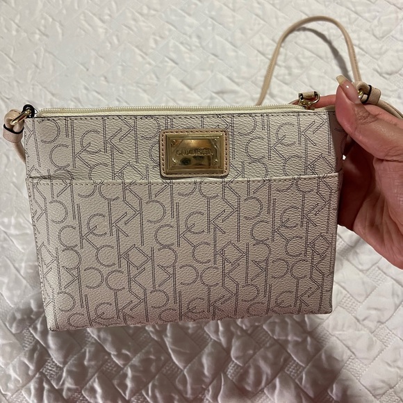 Small Calvin Klein Purse - Picture 2 of 3